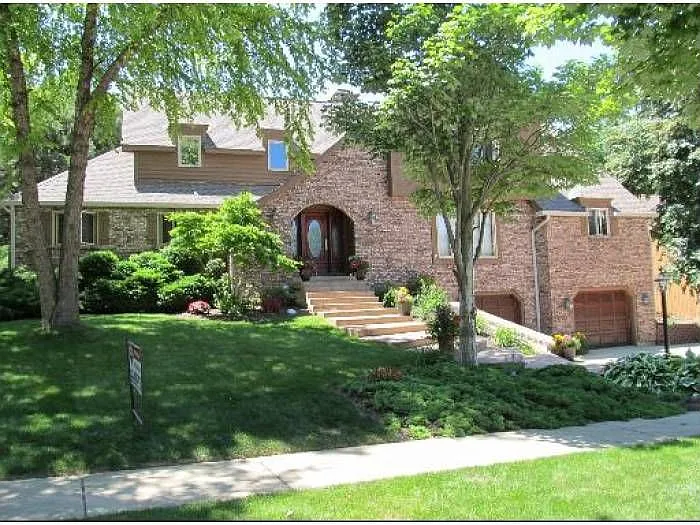 316 Patricia Ln photo 1