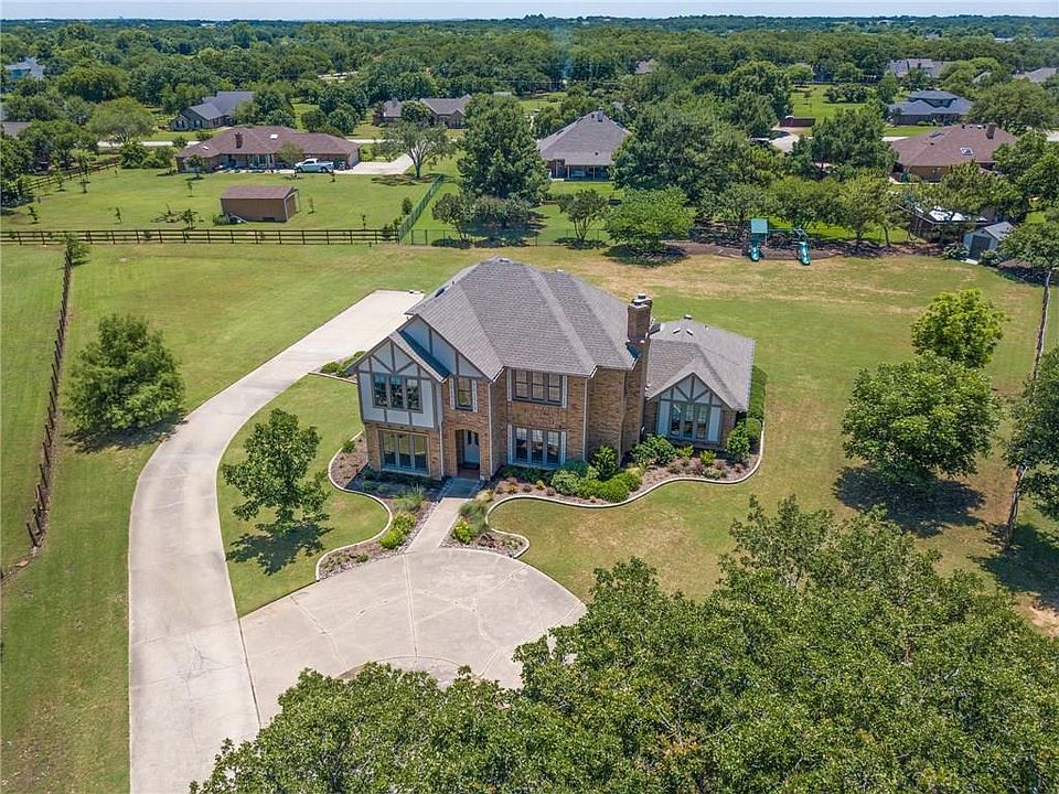 1st image of 130 Forest Oak Ct