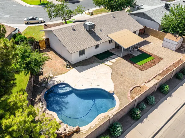 415 N LARKSPUR Street, Gilbert, AZ 85234
