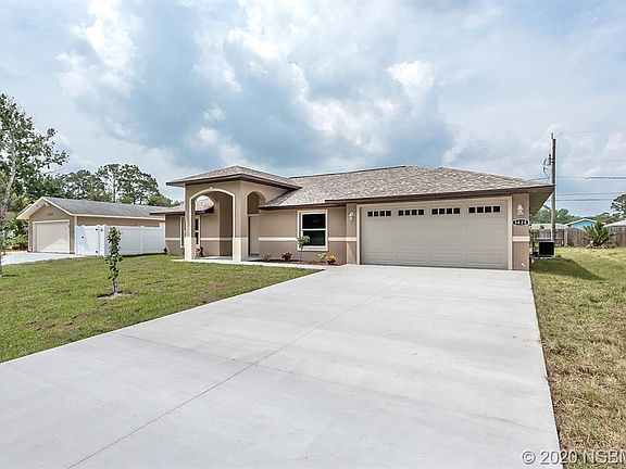 3rd image of 3428 Woodland Dr