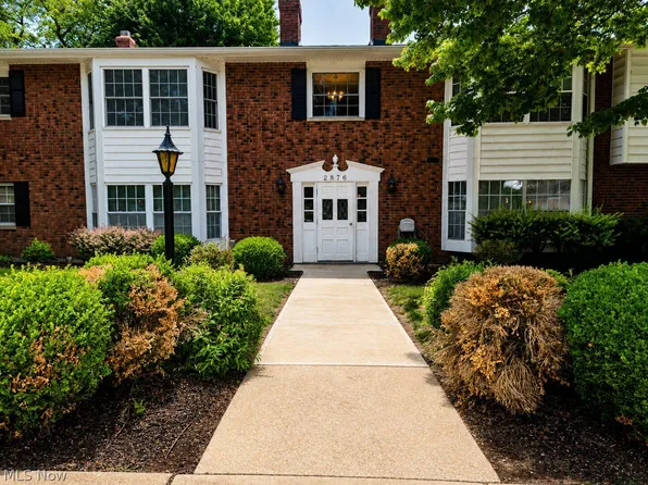2876 Pease Dr APT 208, Rocky River, OH 44116