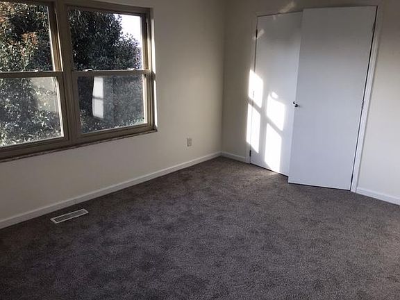 3rd image of 500 37th St #6