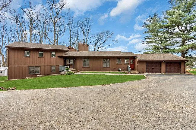 180 Hartshorne Rd — Photo 3
