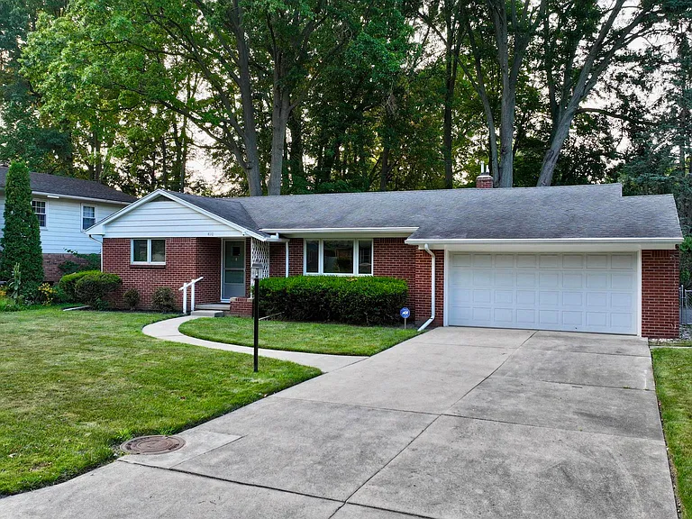 4110 Briarcrest Rd — Photo 3