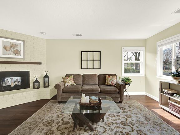 3rd image of 3654 Diablo Street