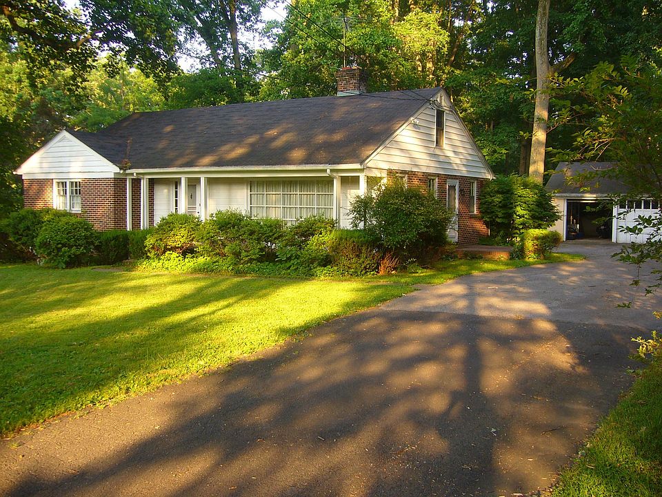 Home with 4 car garage