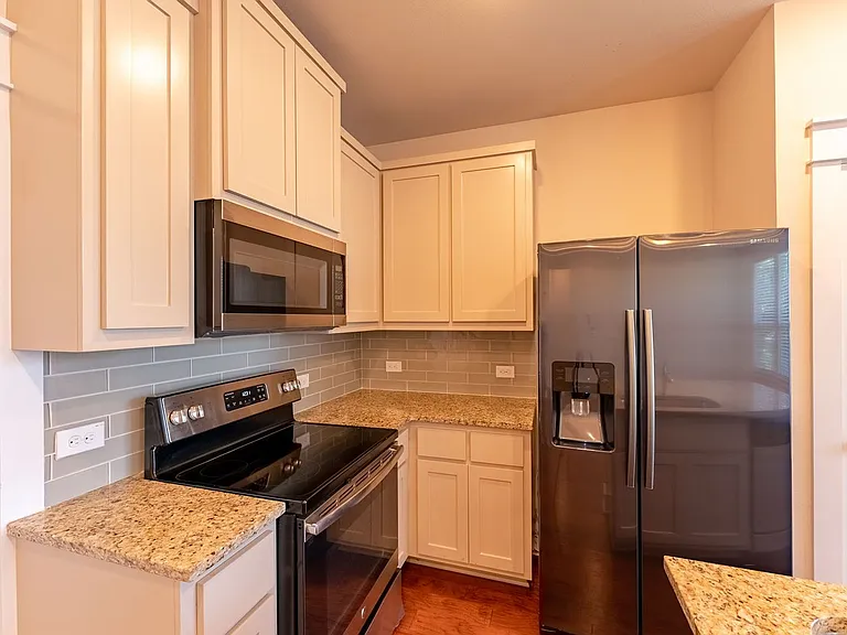 13501 Metric Blvd #46 — Photo 11