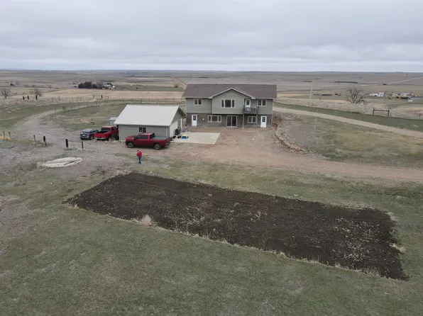 305 NW Northwestern Ave, Newell, SD 57760