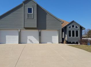 304 24th St SW, Austin, MN 55912