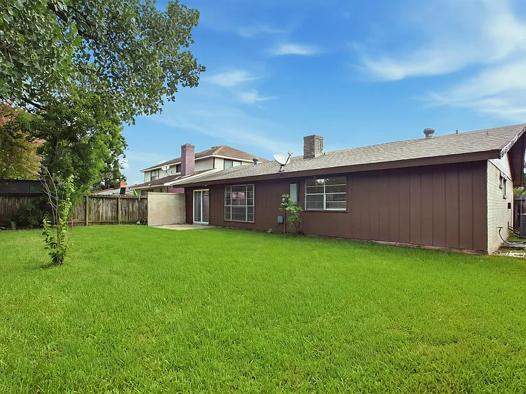 10506 Stockman Ln — Photo 24
