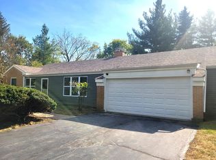 831 Winmoor Dr, Dundee, IL