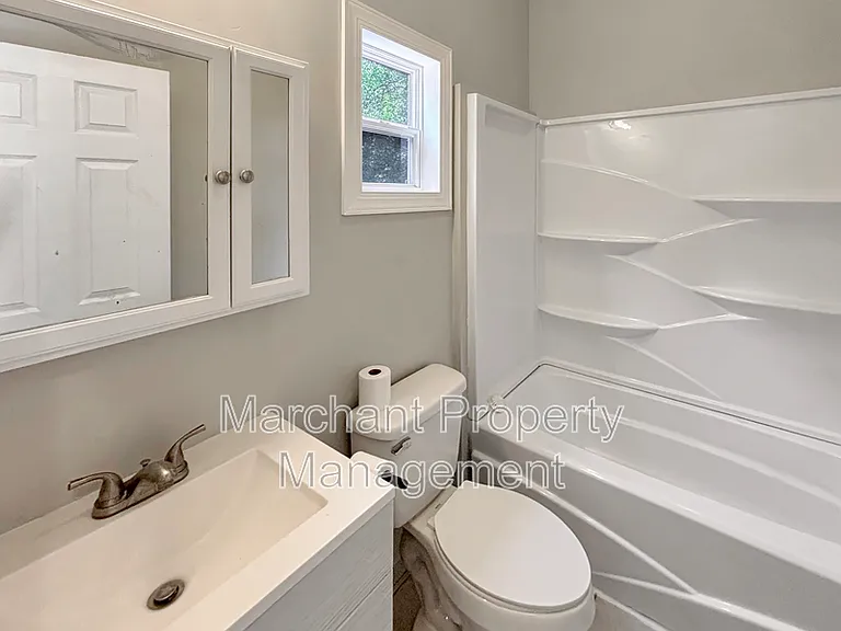 102 S 8th St — Photo 10