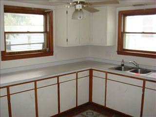 5th image of 633 Jefferson St