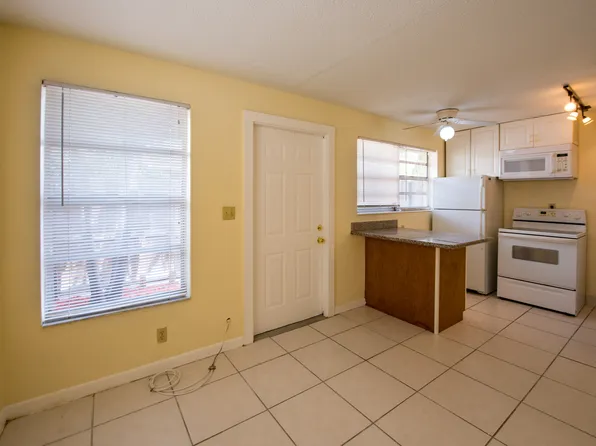 1142 NE 3rd Ave, 1142 NE 3rd Ave APT 10, Fort Lauderdale, FL 33304