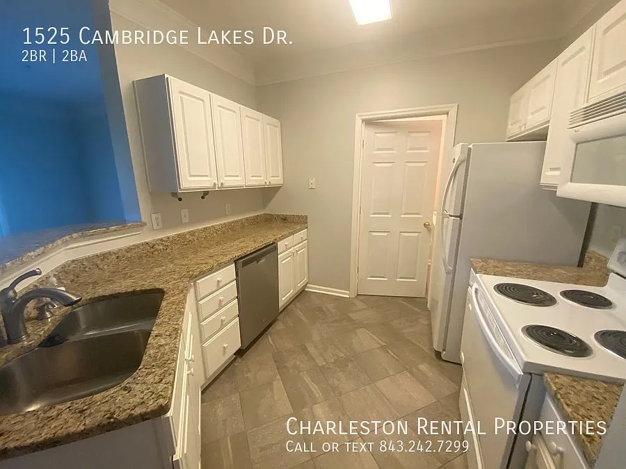 2 bed, 1200 sqft, $2,395 — Photo 2