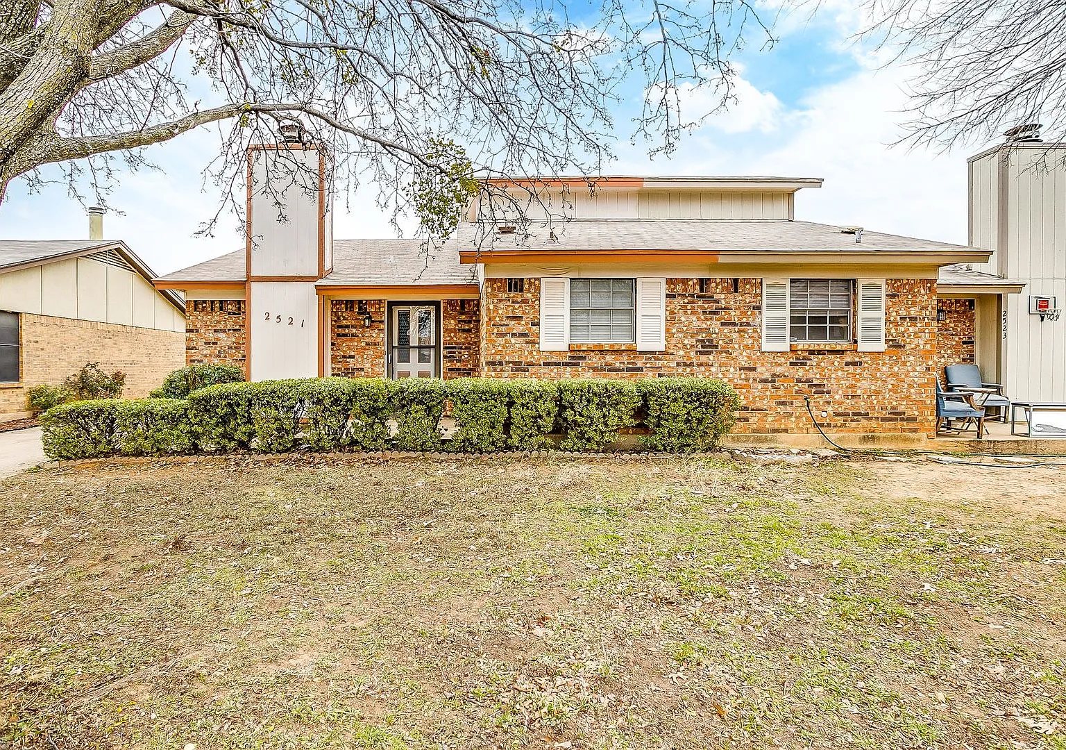 Great 2 Bedroom 1 Bath Half Duplex Ready in Arlington for New Tenants- 76015 — Photo 1