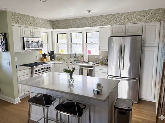 3rd image of 9 Old Mill Ln