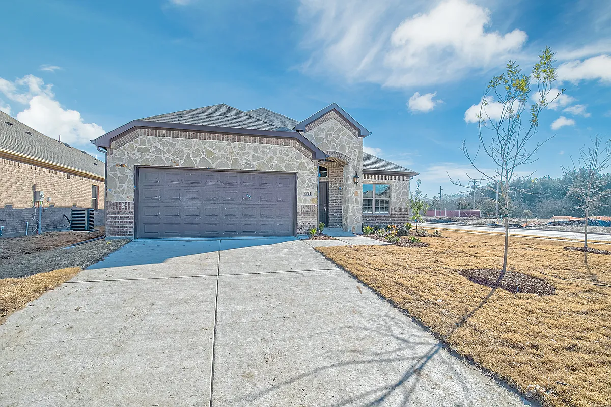 Building Photo - 7821 Cypress Dr