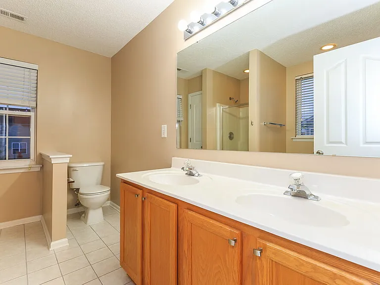 15239 Pangborn Pl — Photo 7
