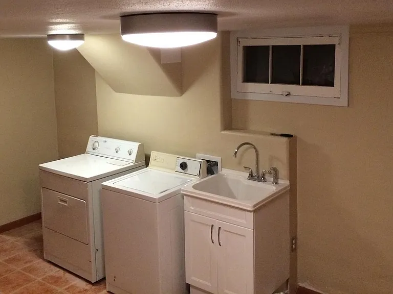 1402 W Lemp St — Photo 31