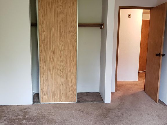 5th image of 18018 15th Ave NE #103