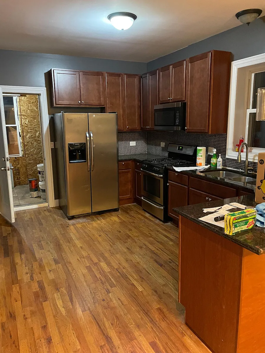 Building Photo - 1629 N Mayfield Ave #2