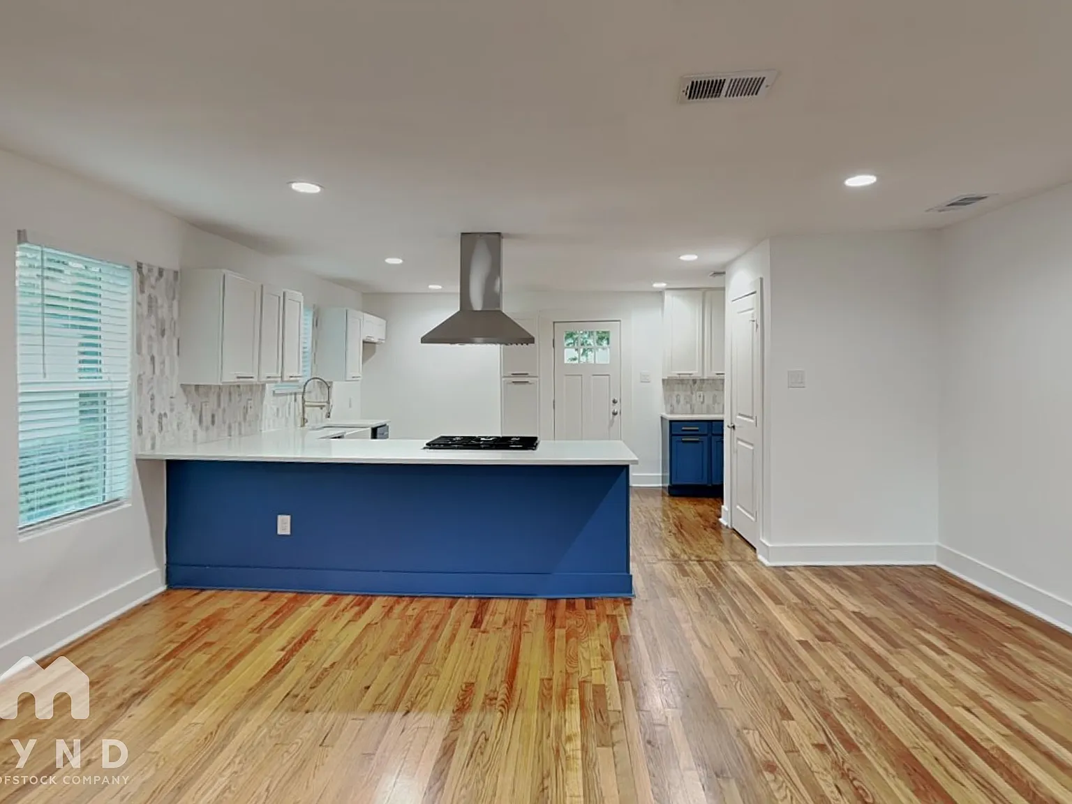 3 bed, 2.0 bath, 1106 sqft, $1,745 — Photo 4