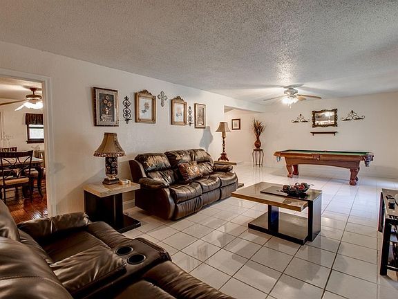 4th image of 1117 Saturn Springs Dr