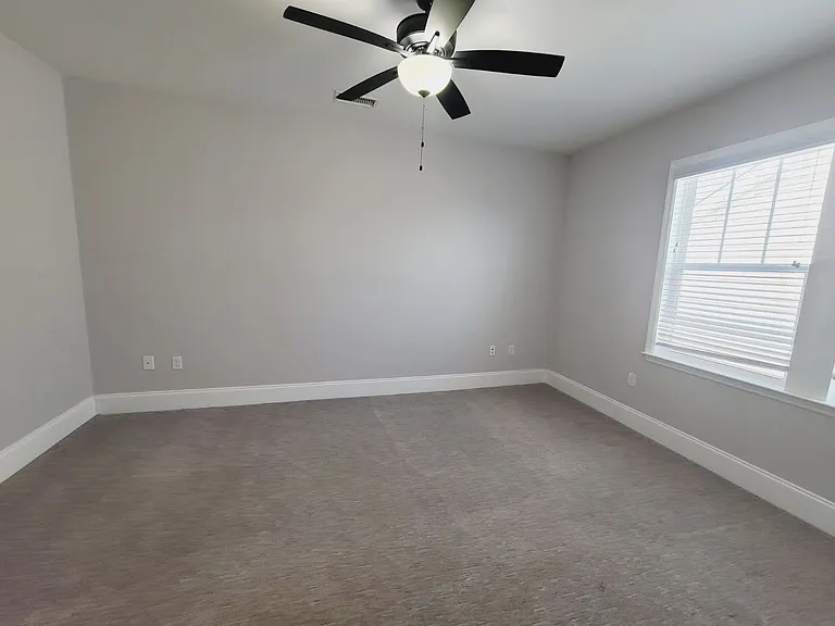 2385 Sweet Valley Hts — Photo 39