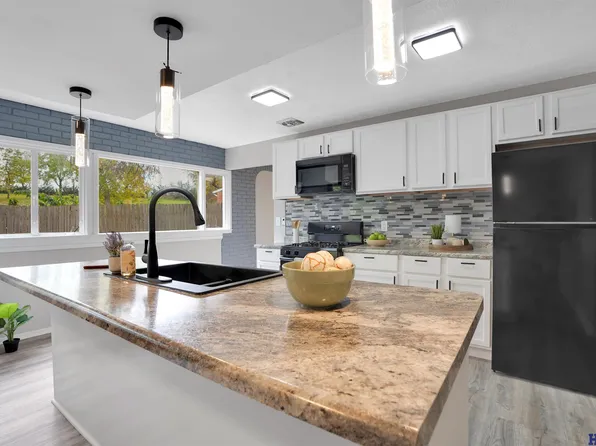 5411 Wilkins Cir, Lincoln, NE 68524