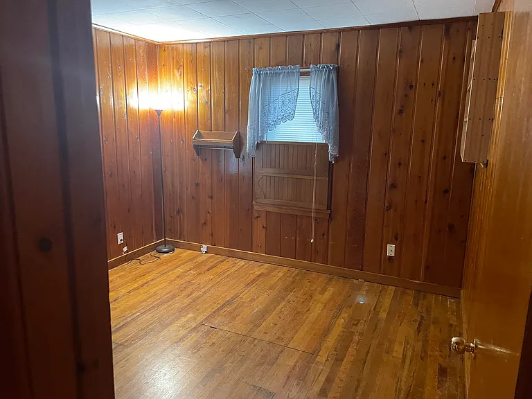 305 Main St — Photo 12