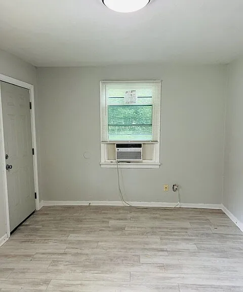1221 Montgomery Ave — Photo 3