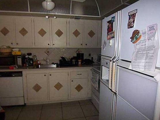 2nd image of 1067 Lyndhurst N