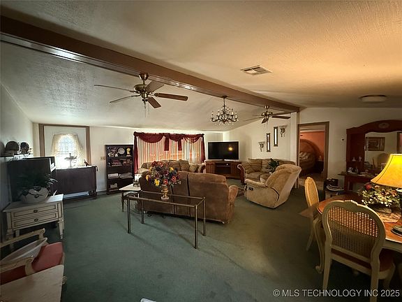 4th image of 61 Berry St