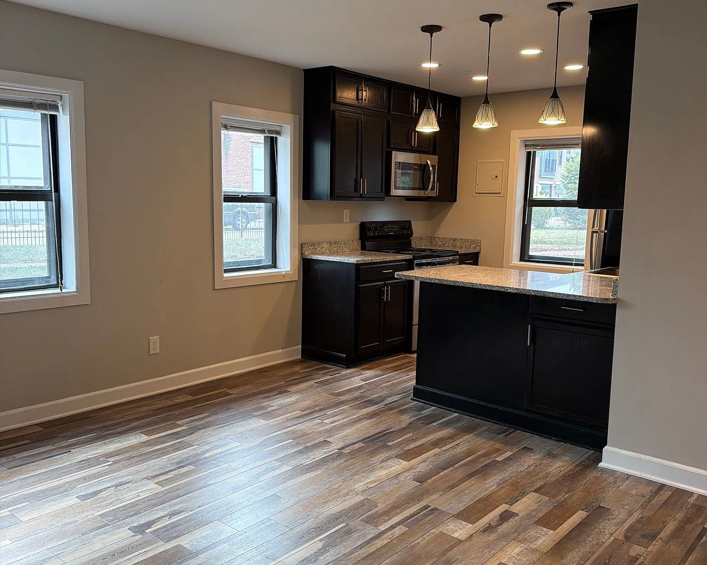 Studio, 500 sqft, $1,150 — Photo 1