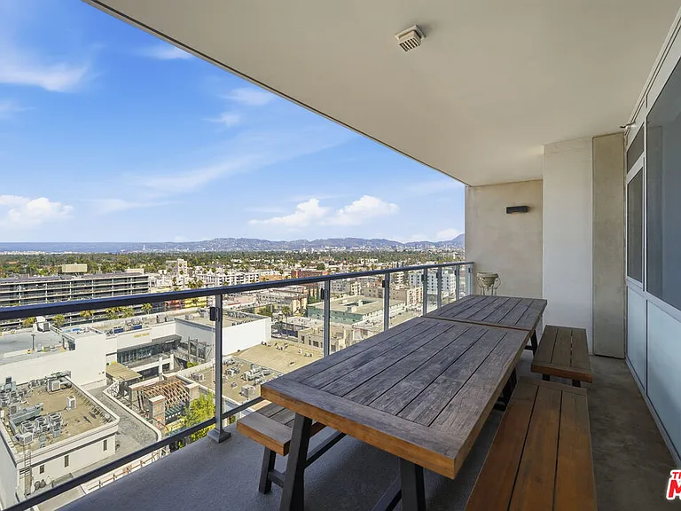 3785 Wilshire Blvd #1607 — Photo 32