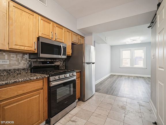 5th image of 4518 W Wellington Ave #2