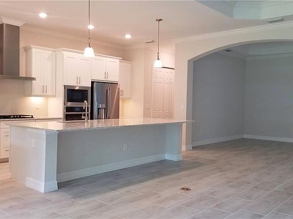 3rd image of 14973 Blue Bay Cir