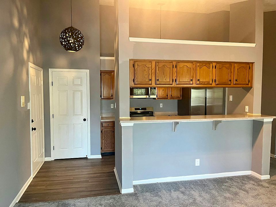 Foyer/Kitchen