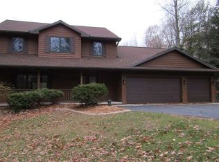 1775 Tibbet Ct, Little Suamico, WI 54141