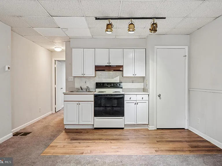271 N Wycombe Ave #1 — Photo 7