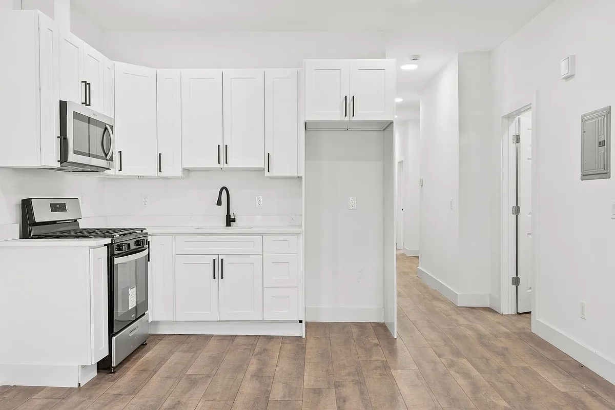 Building Photo - 855 S 14th St #1