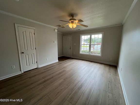 4th image of 503 Springwood Dr