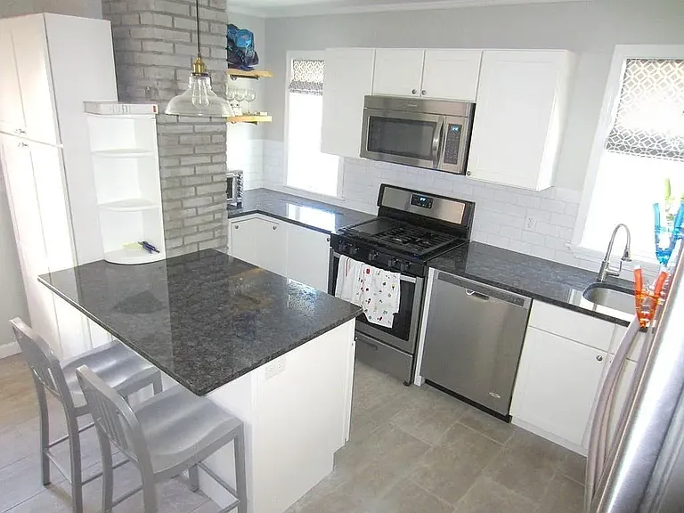 17 Frederick Ave #1 — Photo 1