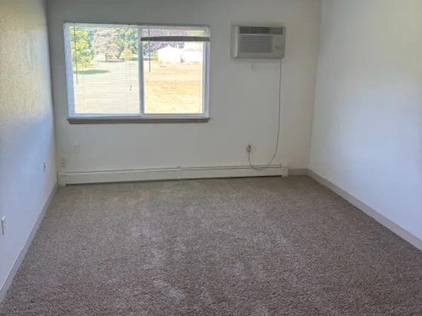 425 N Union St #B106, Ithaca, MI 48847