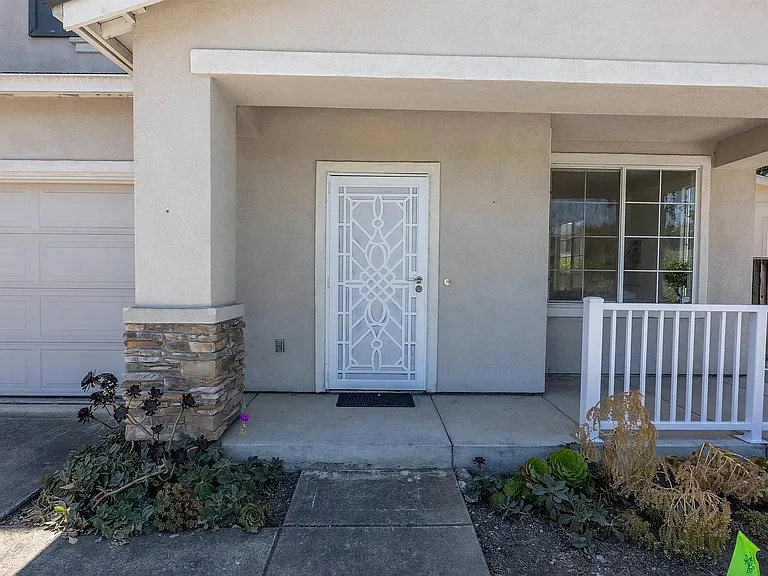 552 Stonehaven Ct — Photo 35