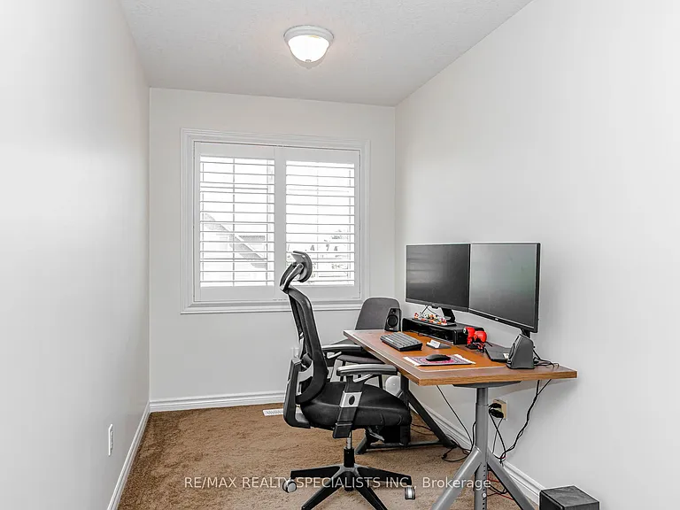 117 Norma Cres #MAIN UPPER — Photo 35