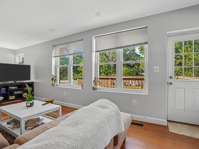 310 Maryland Ave — Photo 14