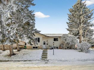 235 E Allan Cres SE, Calgary, AB T2J 0T3