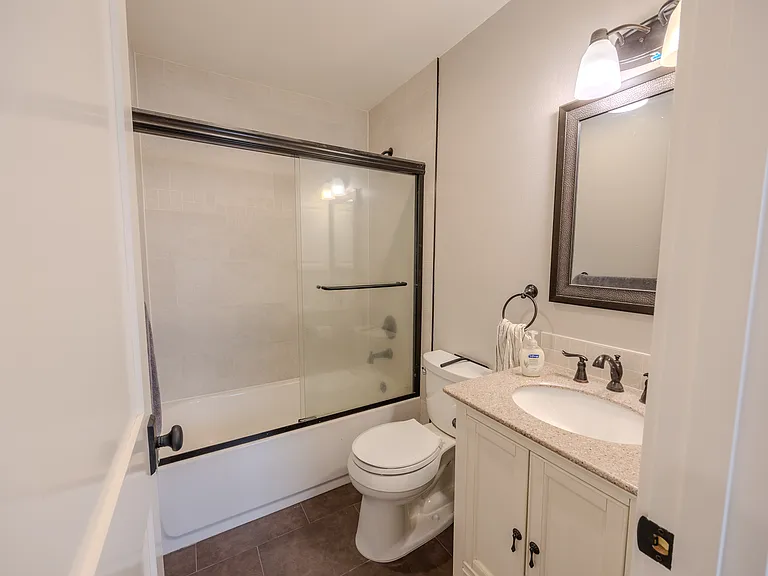9224 Woodlawn Ave N — Photo 16